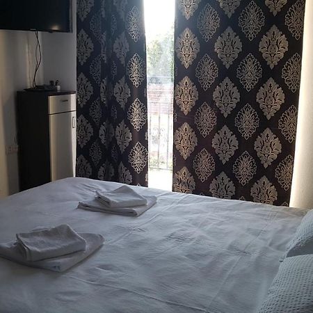 Apartament Teo Caransebeş エクステリア 写真