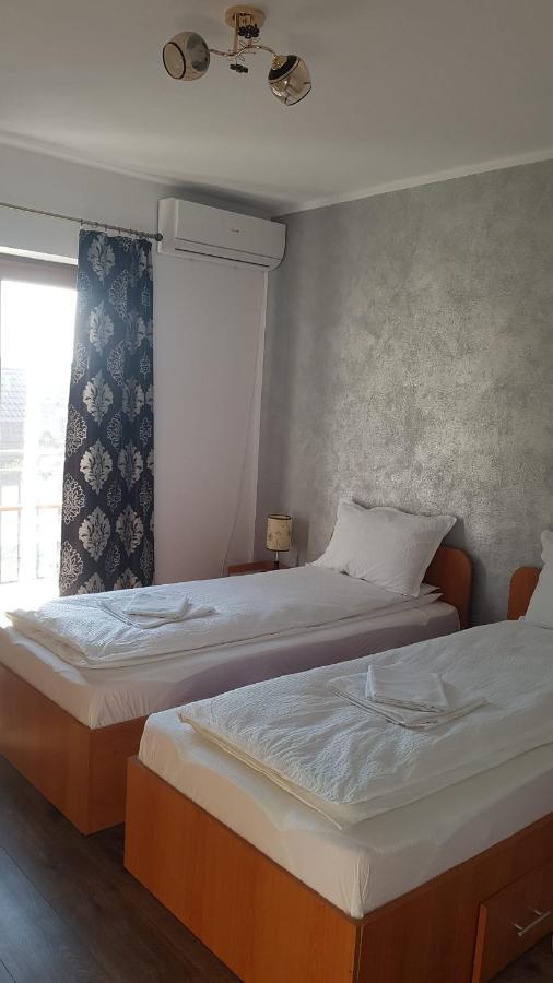 Apartament Teo Caransebeş エクステリア 写真