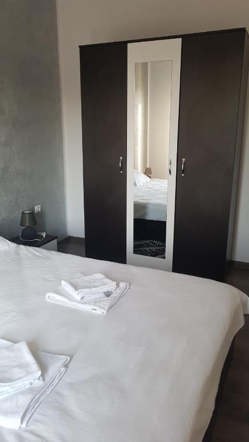 Apartament Teo Caransebeş エクステリア 写真