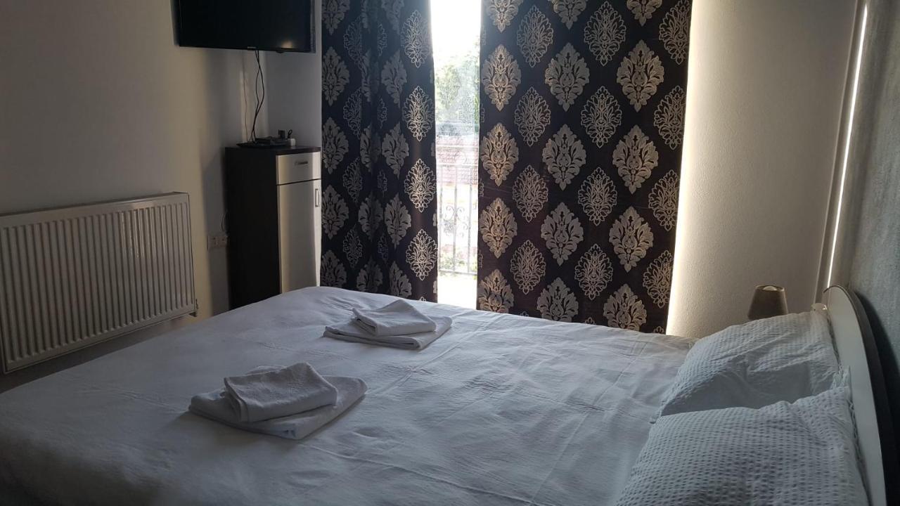 Apartament Teo Caransebeş エクステリア 写真